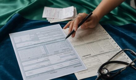 Comparison chart showing HSA and FSA account features, eligibility requirements, and contribution limits