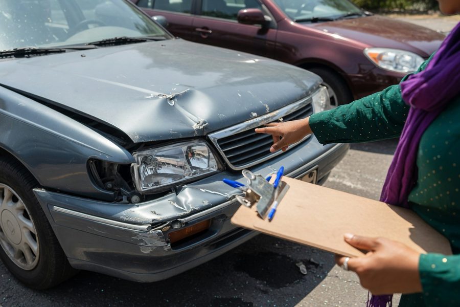 Car damaged by fallen tree branch with no comprehensive coverage
